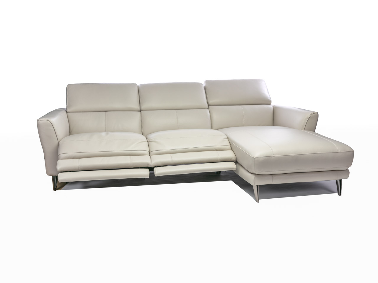 Brooke Right Facing Chaise Sectional W/ Dual Power Recliners In Frost ...