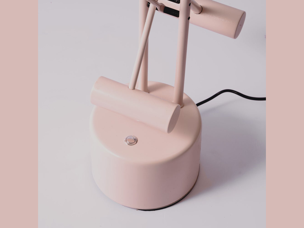 Halotech desk hot sale lamp